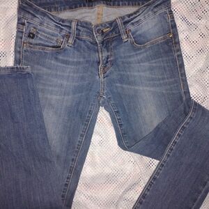 Classic Blue Women's 34 Heritage Jeans